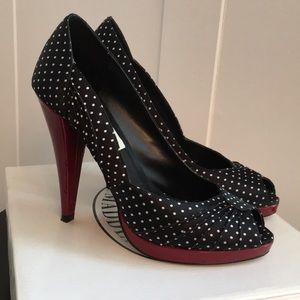 Pin up style shoes